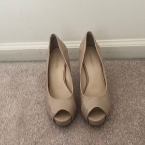 Peep Toe patten pumps